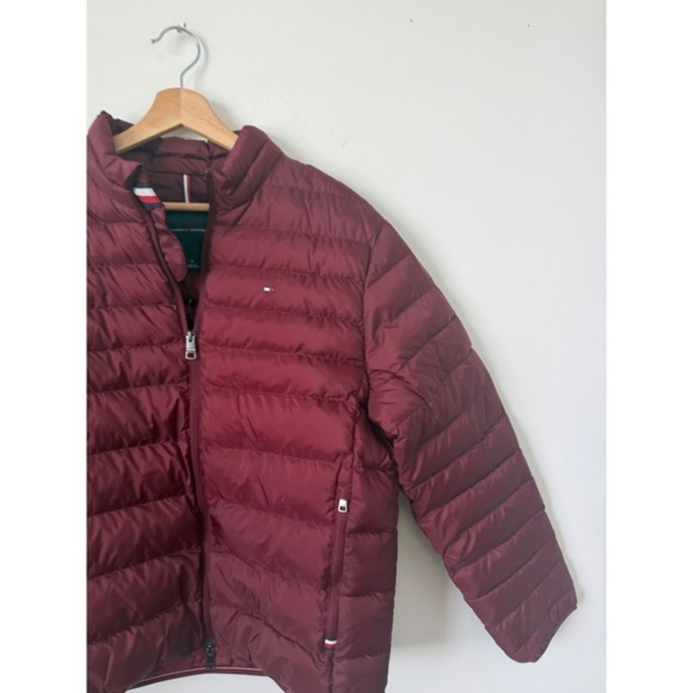 Tommy Hilfiger Men's/Unisex Red Puffer Coat – Size Medium – NWT - Picture 2 of 5